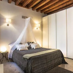 Appartamento Terrazzina - Romantic Pied A Terre At The Heart Of Cannaregio District, Venezia