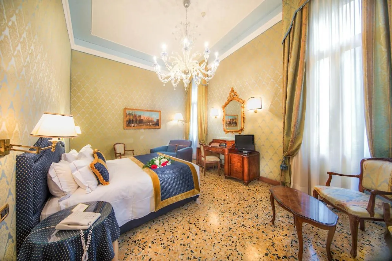 Hotel Colombina Venice