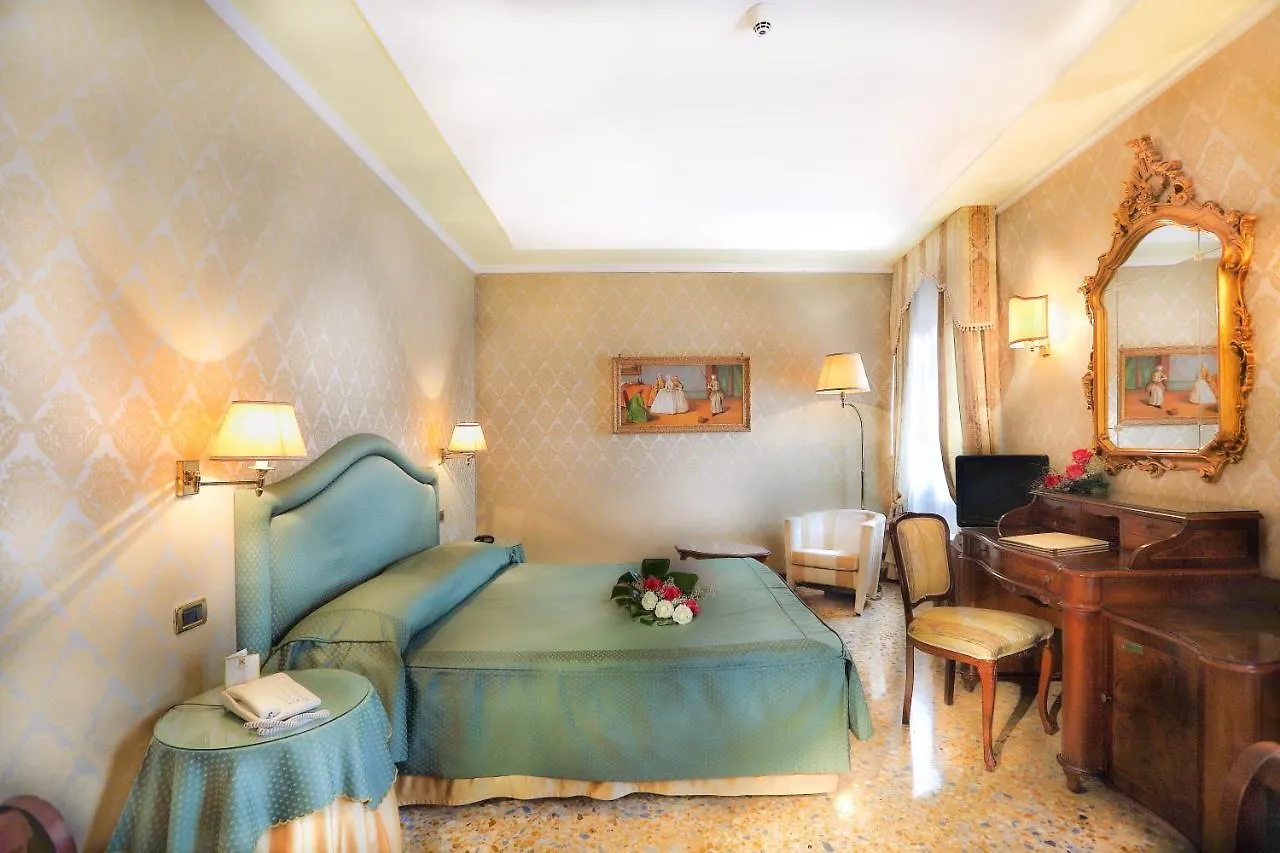 Hotel Colombina Venice